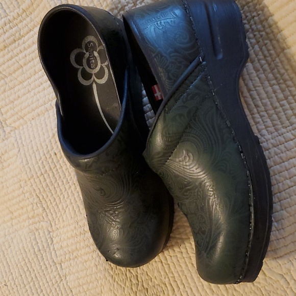 Sanita Tooled Leather Clogs 38 - Picture 2 of 5